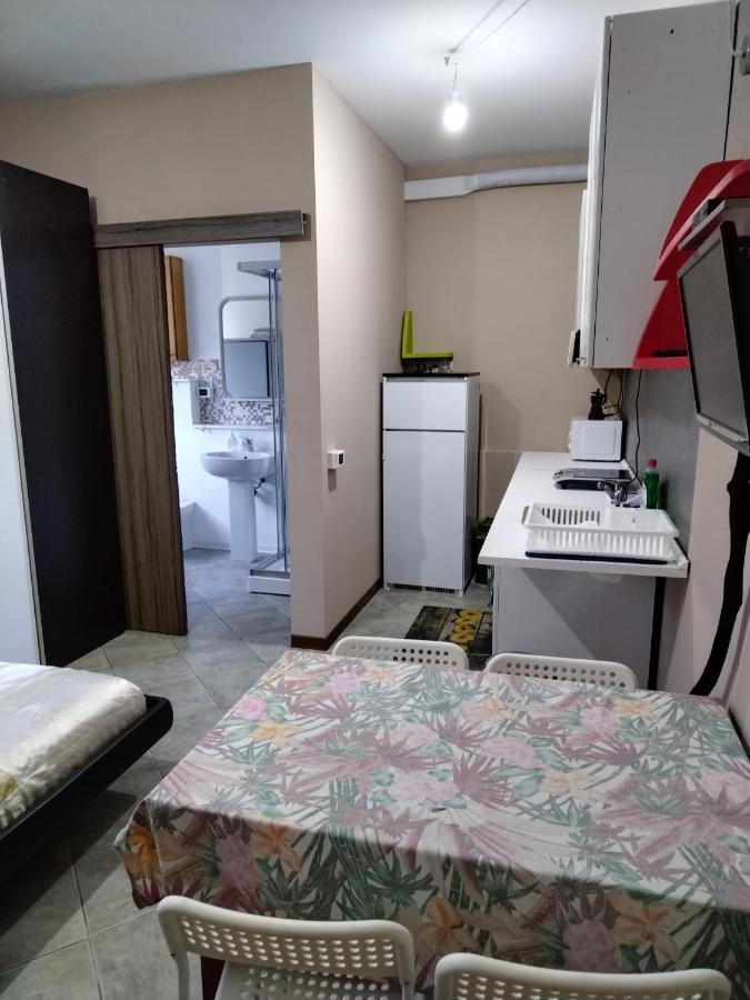 לינה וארוחת בוקר Cantù Camera Manu מראה חיצוני תמונה